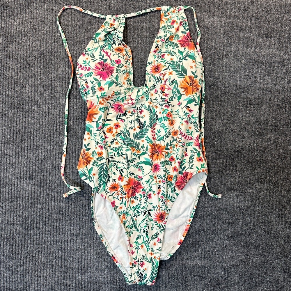 Cremieux Floral One-Piece Swimsuit‎ Medium White Multicolor Plunge Neck